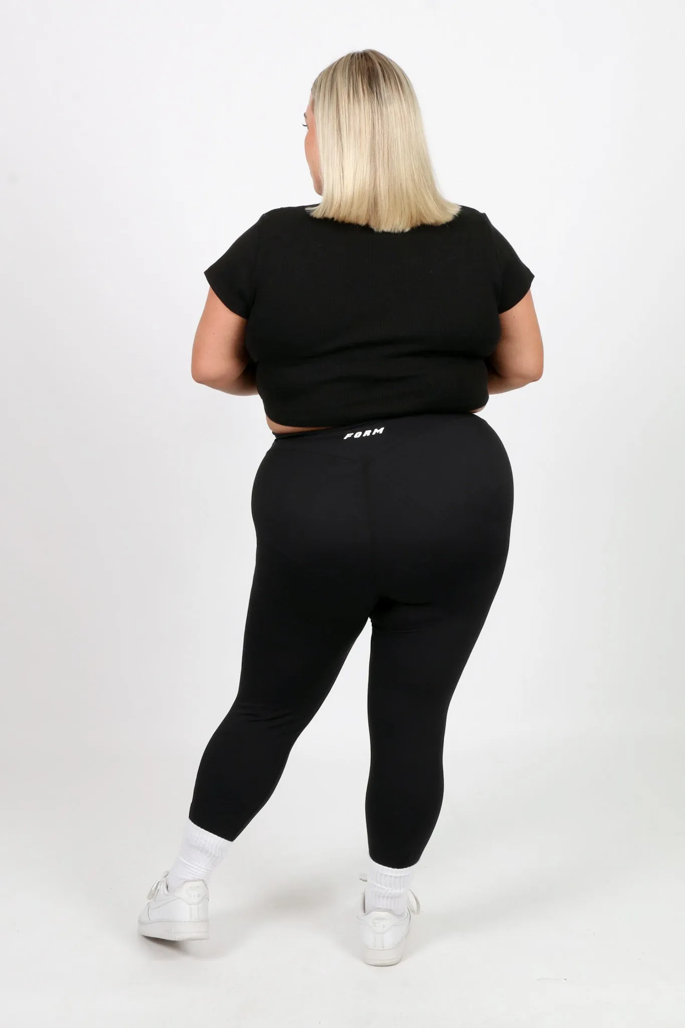 FORM BASE TIGHT 7/8 BLACK