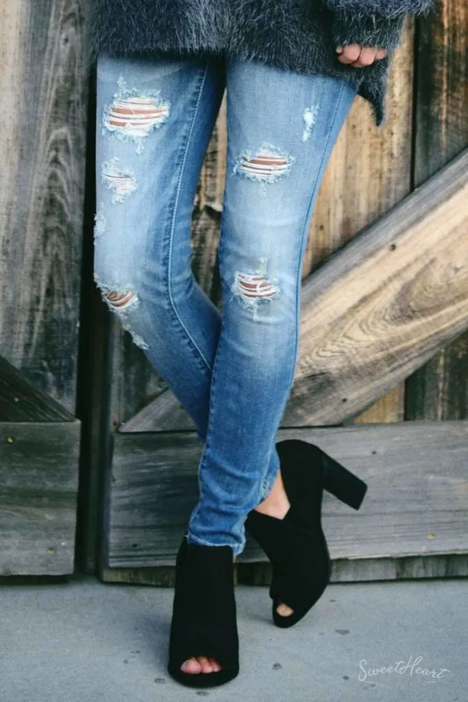 Kiss On The Chic - Distressed Skinny Jeans