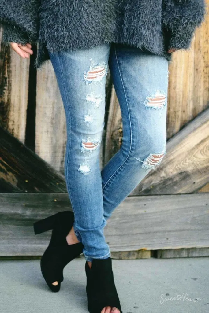 Kiss On The Chic - Distressed Skinny Jeans