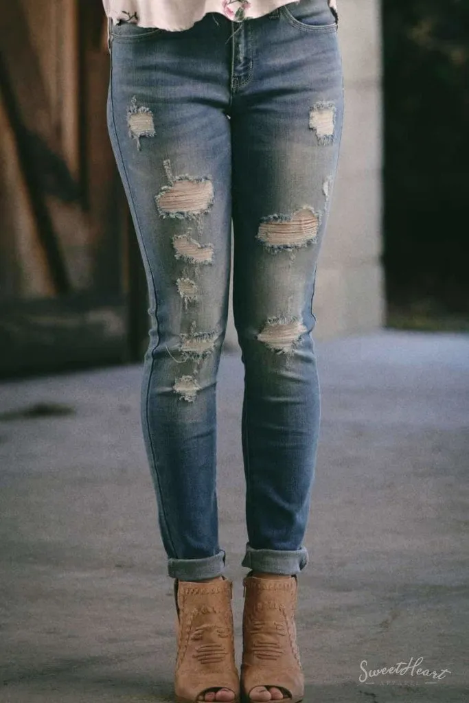 Kiss On The Chic - Distressed Skinny Jeans