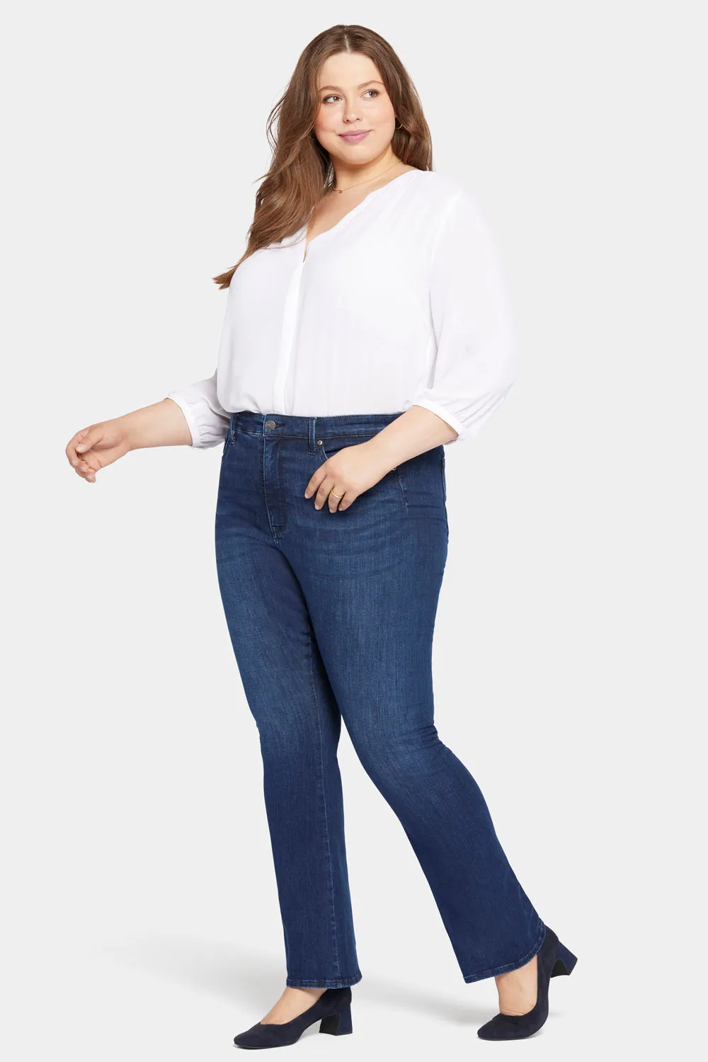 Le Silhouette Slim Bootcut Jeans In Plus Size - Marvelous