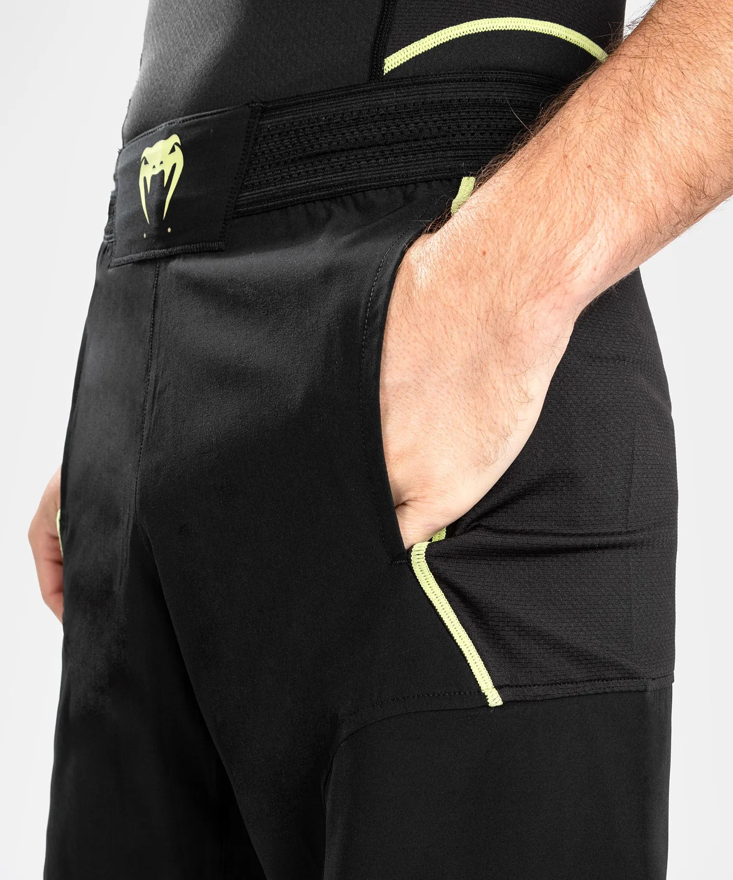 Venum Fusion 2.0 Fightshort - Black/Yellow