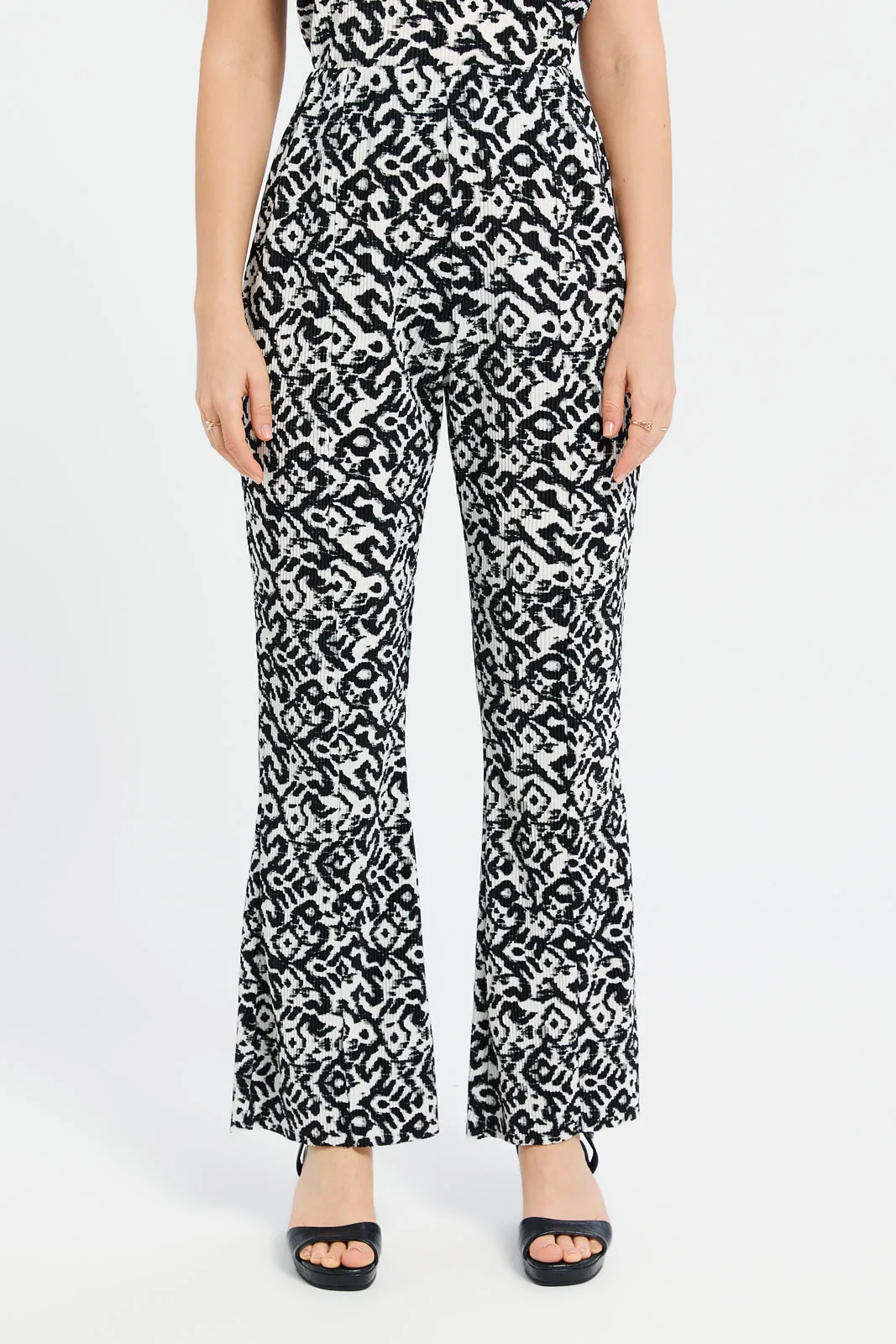 Women Black And White Printed Plisse Wide Leg Trouser