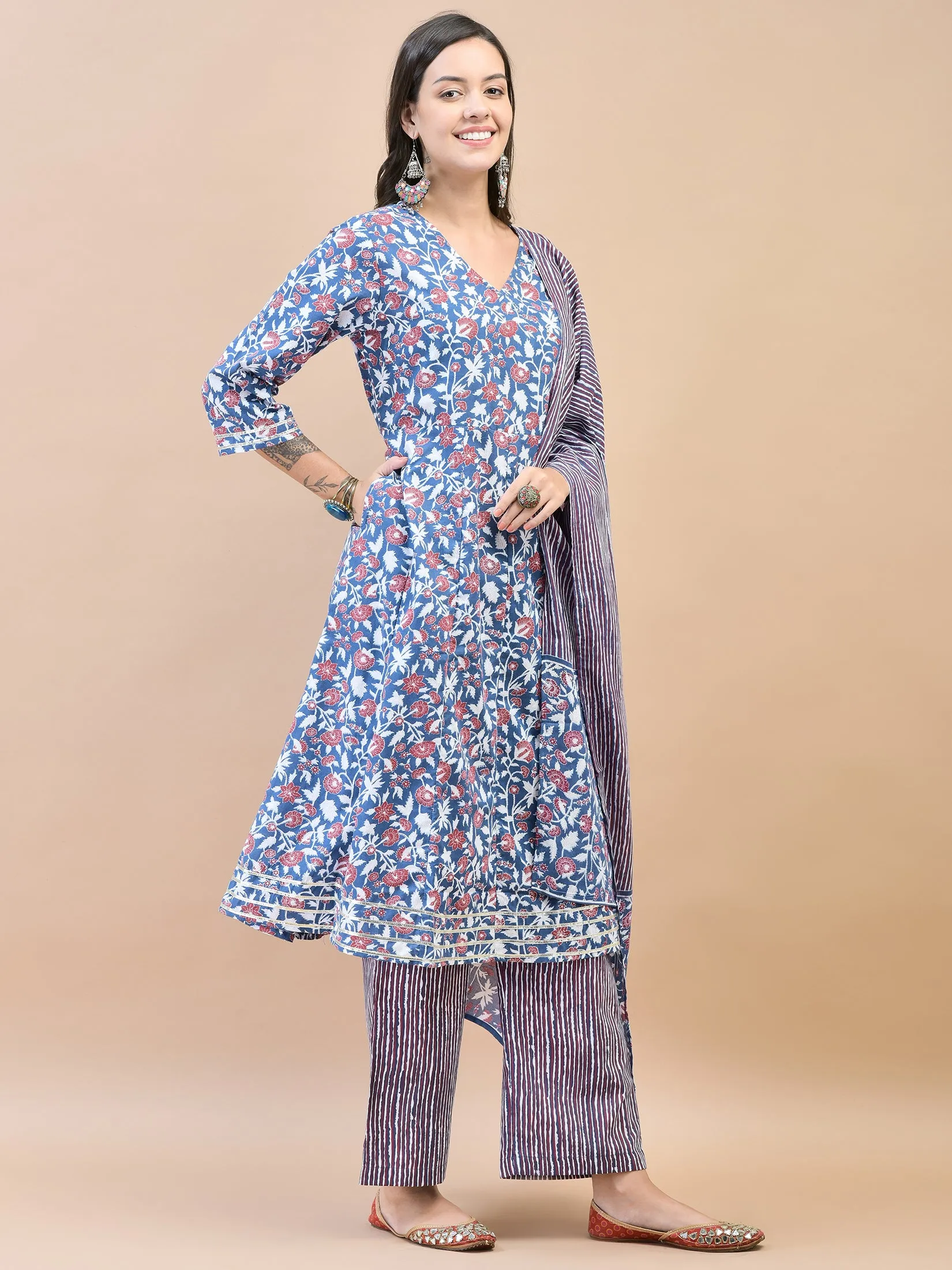 Women Poly Cotton Blue Floral Print Kurta Comfort Pant Dupatta